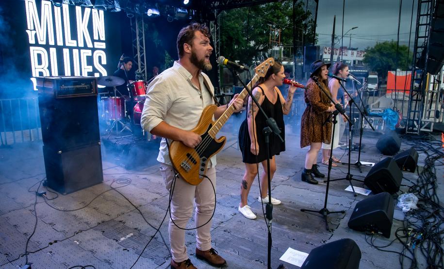 Palcos Sunset: artistas paranaenses seguem agitando os fins de tarde no Litoral