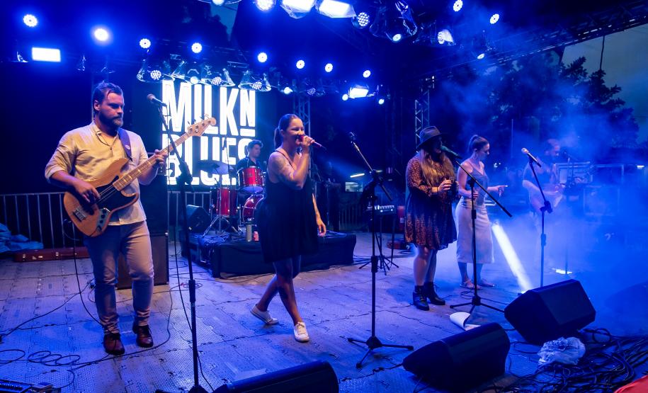 Palcos Sunset: artistas paranaenses seguem agitando os fins de tarde no Litoral