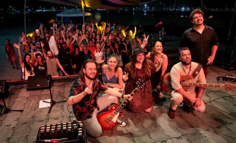 Palcos Sunset: artistas paranaenses seguem agitando os fins de tarde no Litoral