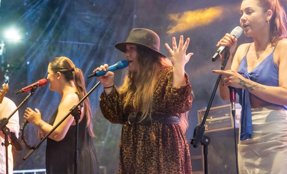 Palcos Sunset: artistas paranaenses seguem agitando os fins de tarde no Litoral