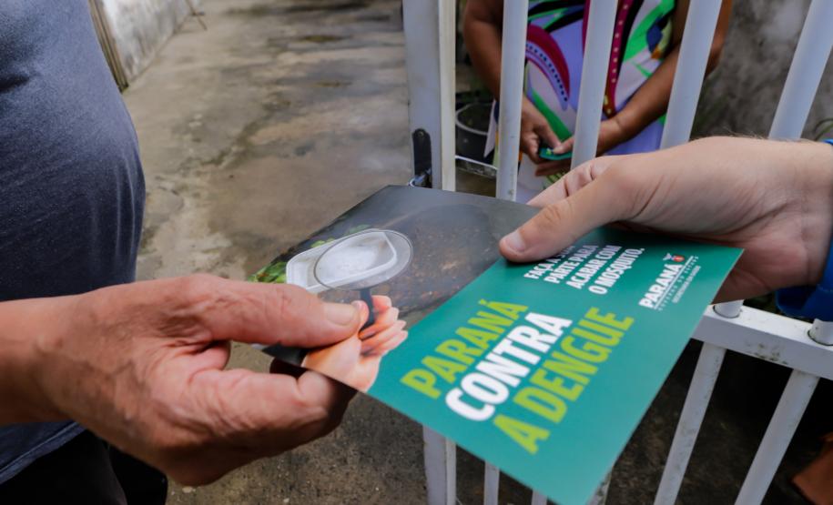 Mais de 300 profissionais trabalham na conscientização contra a dengue no Litoral
