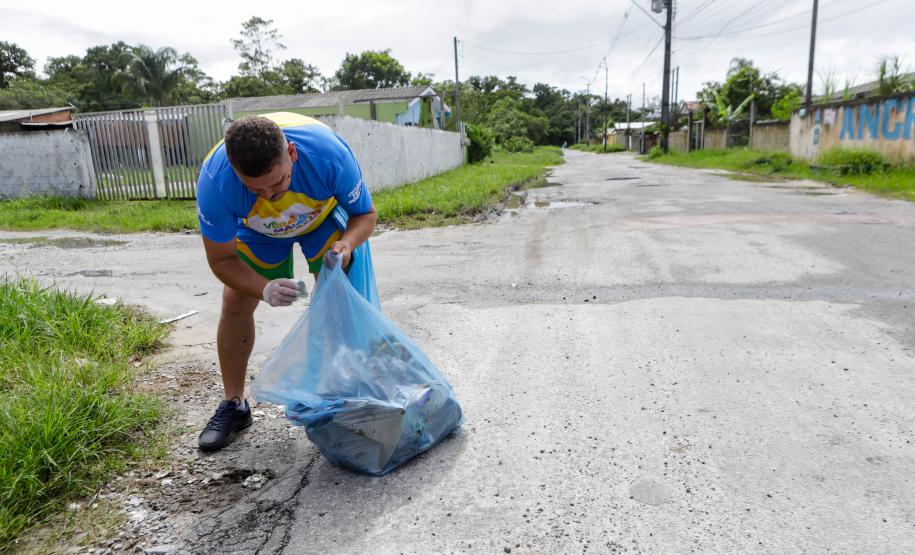 Mais de 300 profissionais trabalham na conscientização contra a dengue no Litoral