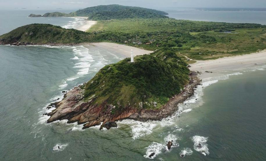 Mais de 4,9 mil turistas curtiram a Ilha do Mel no primeiro fim de semana do ano