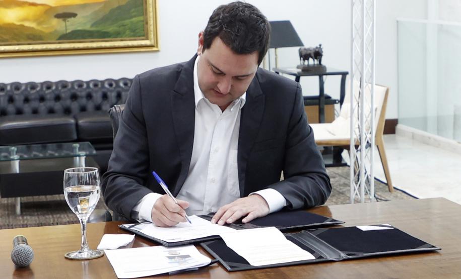 Estado do Paraná anuncia concursos públicos com 260 vagas para várias funções