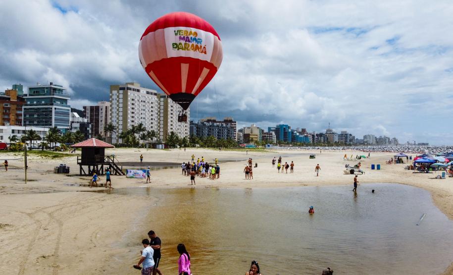Voos de balão do Verão Maior Paraná atraíram mais de mil participantes no Litoral