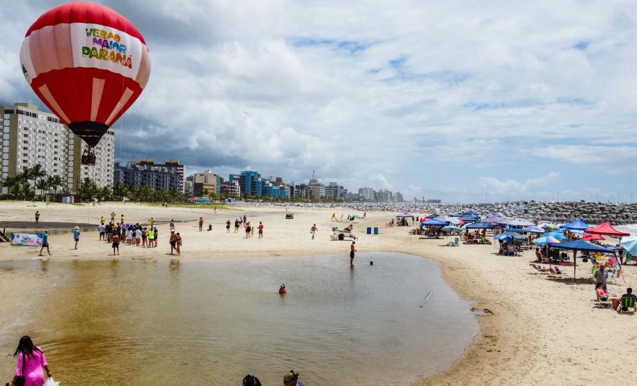 Voos de balão do Verão Maior Paraná atraíram mais de mil participantes no Litoral
