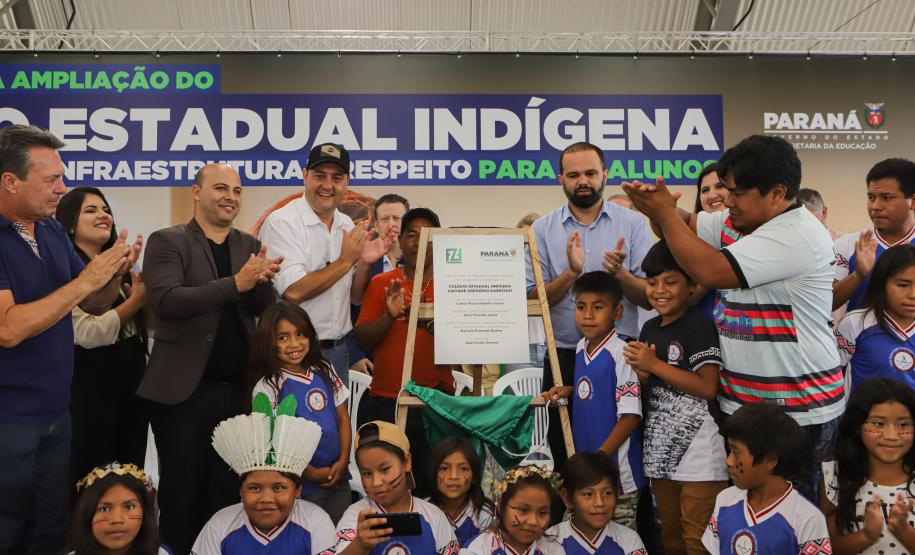 Estado investe R$ 1,3 bilhão em obras nas escolas e coloca ponto final nas salas de madeira