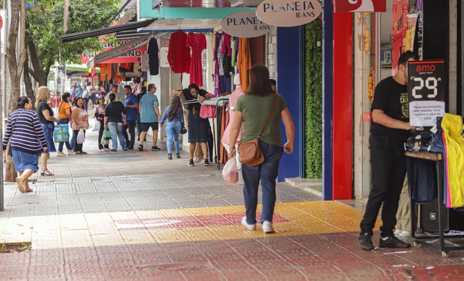 Agências do Trabalhador têm 10 mil vagas com carteira assinada em todas as regiões do Paraná