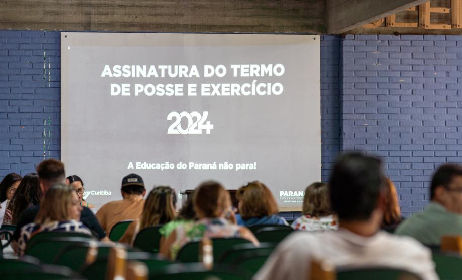 1.195 professores e pedagogos começam a tomar posse para reforçar educação do Paraná