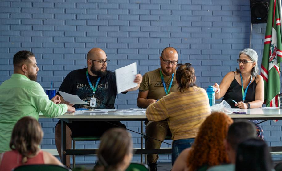 1.195 professores e pedagogos começam a tomar posse para reforçar educação do Paraná
