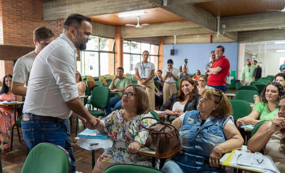 1.195 professores e pedagogos começam a tomar posse para reforçar educação do Paraná