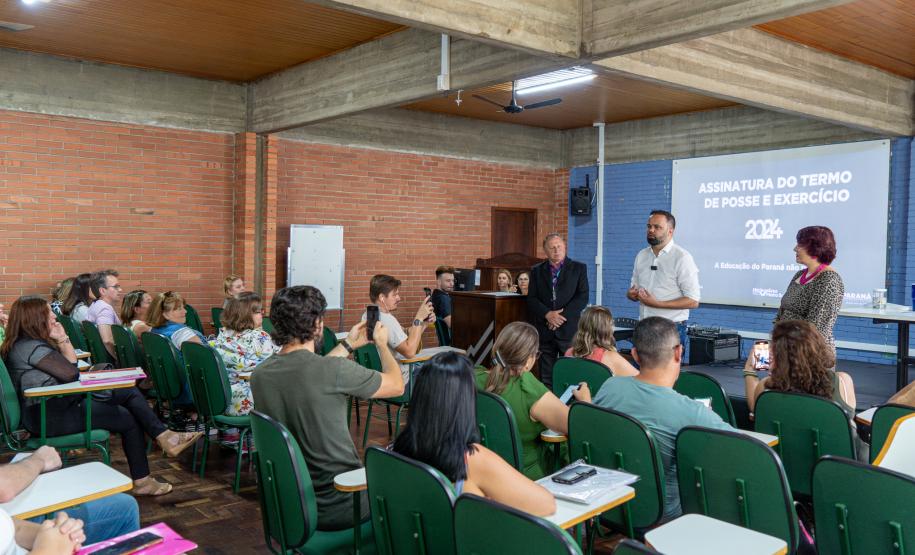 1.195 professores e pedagogos começam a tomar posse para reforçar educação do Paraná