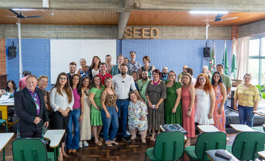 1.195 professores e pedagogos começam a tomar posse para reforçar educação do Paraná