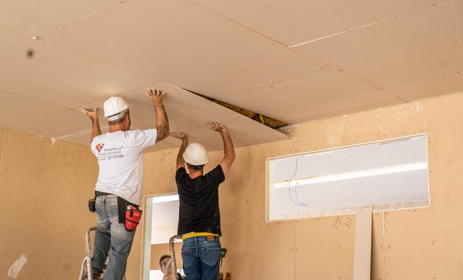 Estado investe R$ 1,3 bilhão em obras nas escolas e coloca ponto final nas salas de madeira