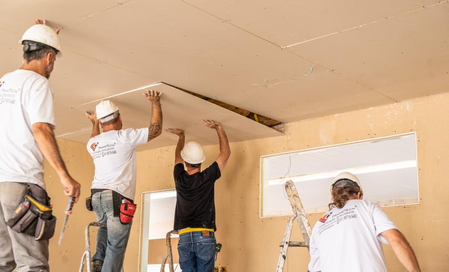 Estado investe R$ 1,3 bilhão em obras nas escolas e coloca ponto final nas salas de madeira