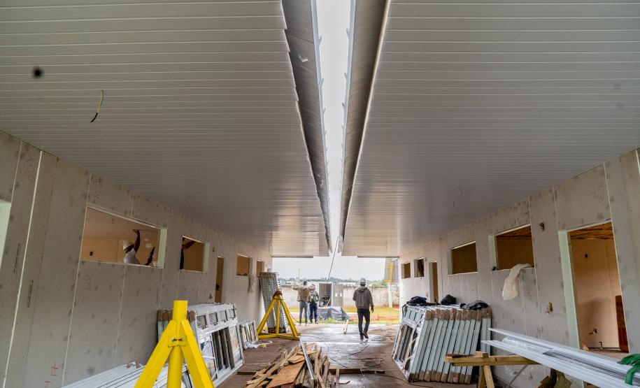 Estado investe R$ 1,3 bilhão em obras nas escolas e coloca ponto final nas salas de madeira