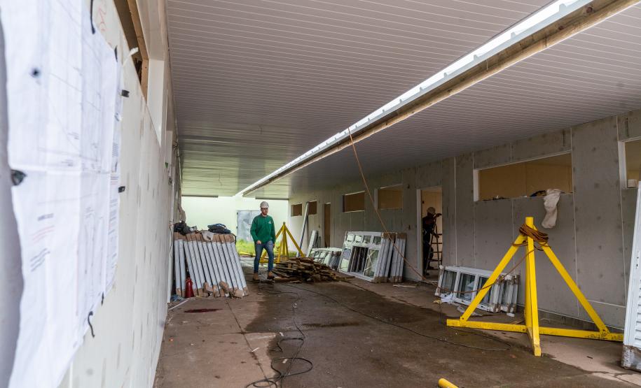 Estado investe R$ 1,3 bilhão em obras nas escolas e coloca ponto final nas salas de madeira