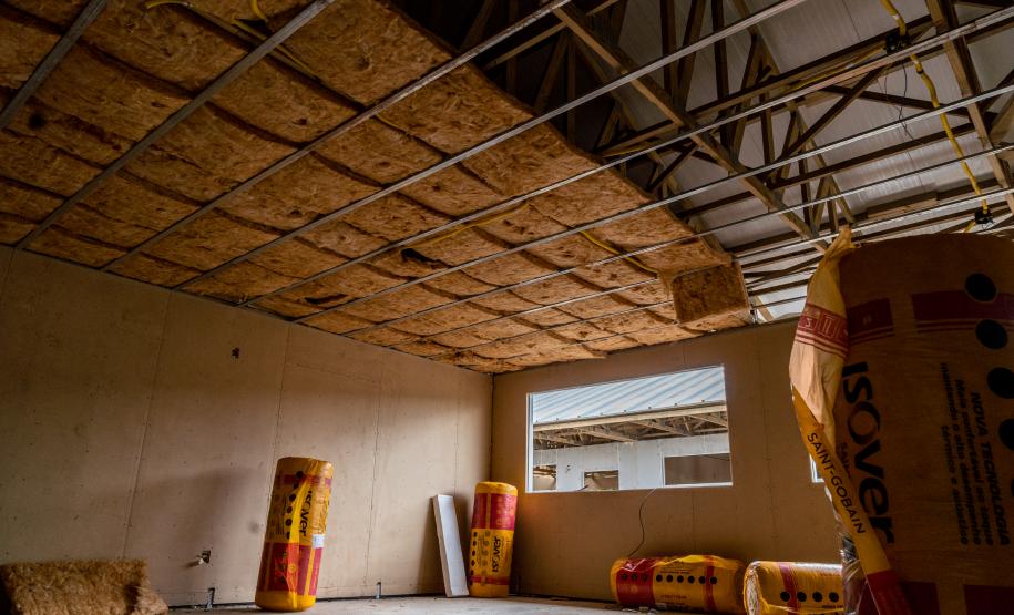 Estado investe R$ 1,3 bilhão em obras nas escolas e coloca ponto final nas salas de madeira