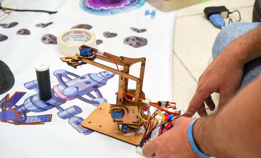 Com apoio do Estado, alunos do CEP se destacam em competições de robótica