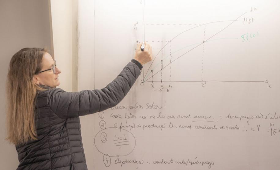 Unespar abre inscrições do concurso público com 86 vagas para docentes em fevereiro