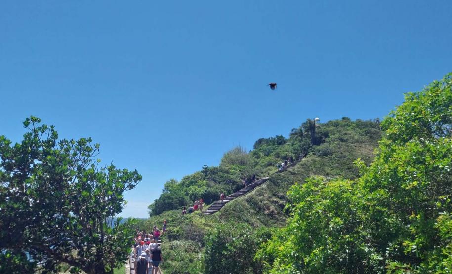 Mais de 4,9 mil turistas curtiram a Ilha do Mel no primeiro fim de semana do ano