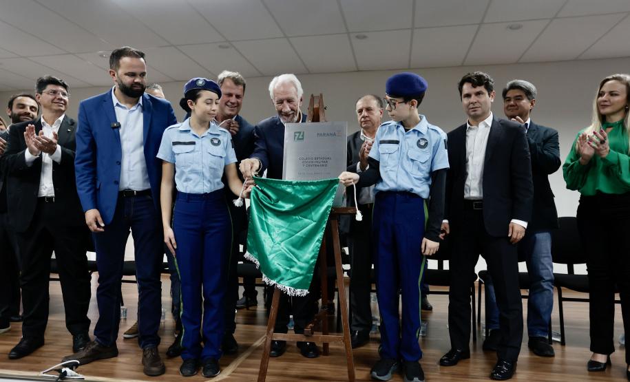 Estado investe R$ 1,3 bilhão em obras nas escolas e coloca ponto final nas salas de madeira