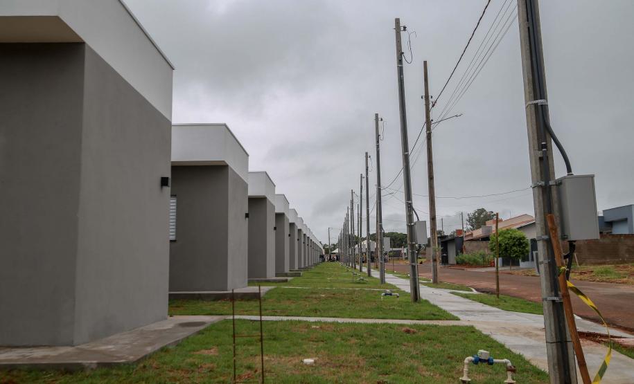 Com subsídio do Estado, 20 famílias de Marilena recebem as chaves da casa própria