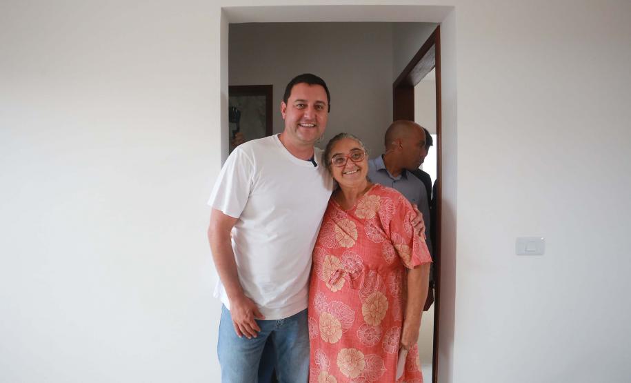 Com subsídio do Estado, 20 famílias de Marilena recebem as chaves da casa própria