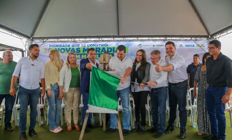 Com subsídio do Estado, 20 famílias de Marilena recebem as chaves da casa própria