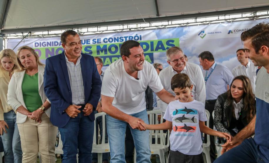 Com subsídio do Estado, 20 famílias de Marilena recebem as chaves da casa própria