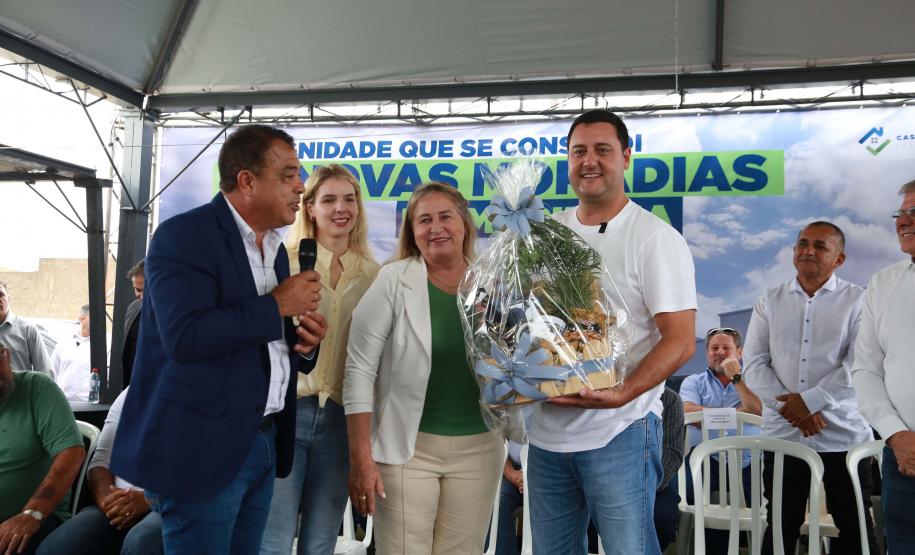 Com subsídio do Estado, 20 famílias de Marilena recebem as chaves da casa própria