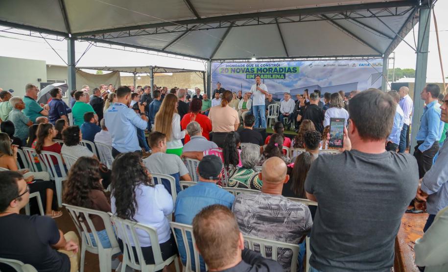 Com subsídio do Estado, 20 famílias de Marilena recebem as chaves da casa própria
