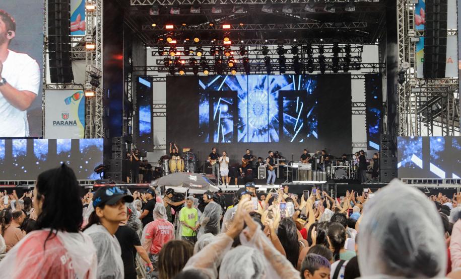 Segunda semana de shows nas praias termina com muito sertanejo para 110 mil pessoas