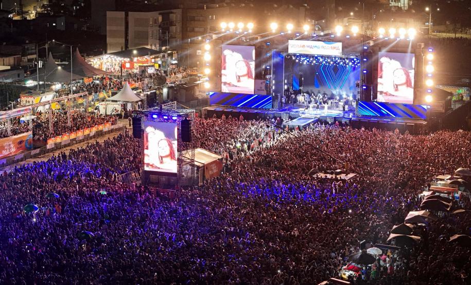 Segunda semana de shows nas praias termina com muito sertanejo para 110 mil pessoas