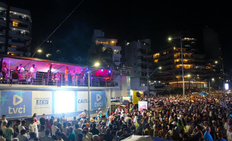 1 milhão de pessoas passaram a virada no Litoral do Paraná, estima Polícia Militar