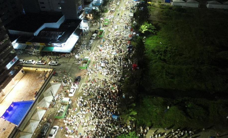 1 milhão de pessoas passaram a virada no Litoral do Paraná, estima Polícia Militar