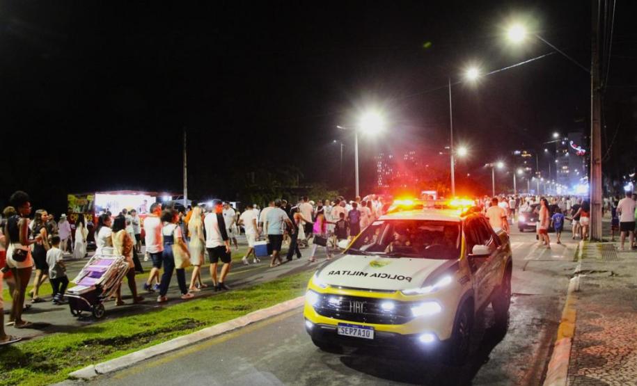 1 milhão de pessoas passaram a virada no Litoral do Paraná, estima Polícia Militar