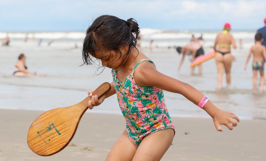 Mil pulseirinhas de identificação foram distribuídas por dia no Litoral desde o início do verão