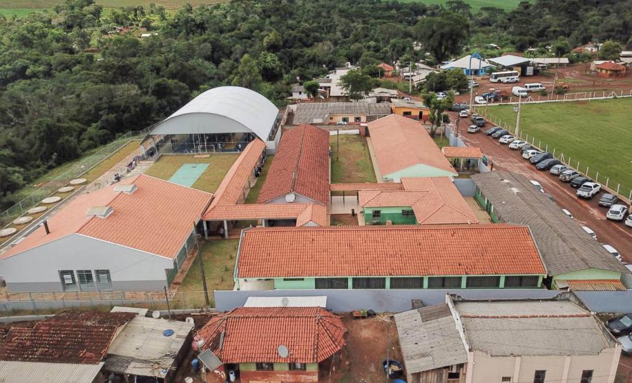 Estado investe R$ 1,3 bilhão em obras nas escolas e coloca ponto final nas salas de madeira