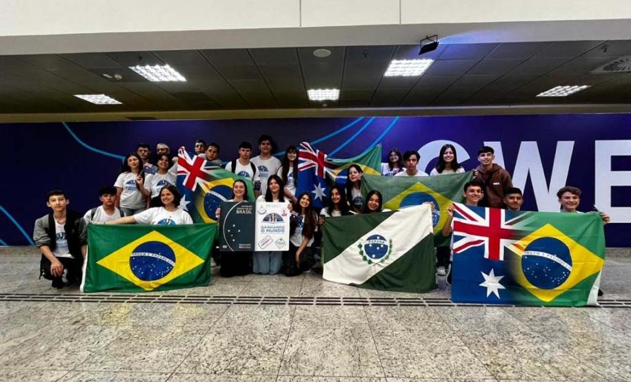 Ganhando o Mundo: 54 alunos da rede estadual embarcam para intercâmbio na Austrália