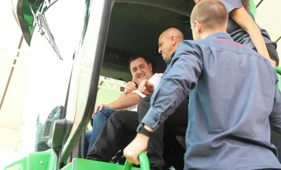 Agronegócio puxa bons números da economia, afirma Ratinho Junior no Show Rural