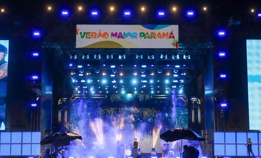 Zezé Di Camargo e Luciano e Zé Felipe reuniram 101 mil pessoas na despedida do Verão Maior