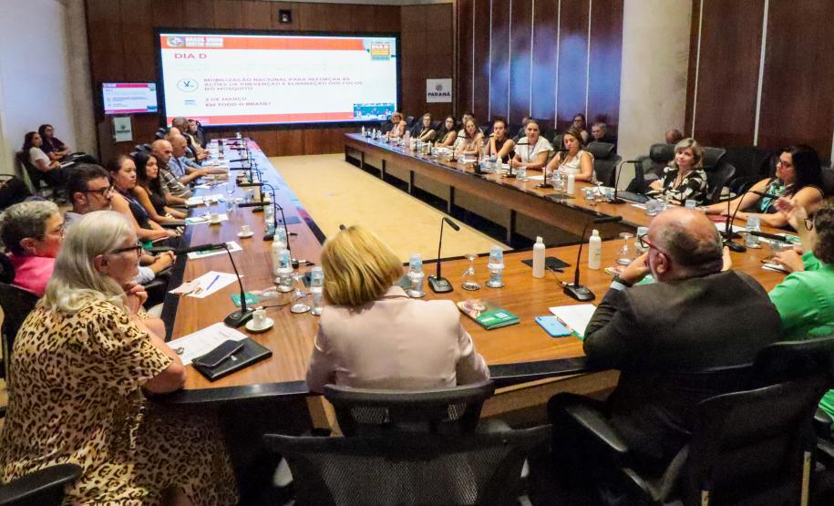 Reuniao do Comite de enfrentamento a Dengue no Palacio Iguacu, nesta quarta-feira (28).
