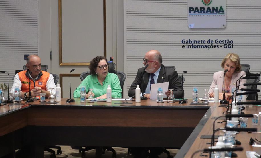 Reuniao do Comite de enfrentamento a Dengue no Palacio Iguacu, nesta quarta-feira (28).