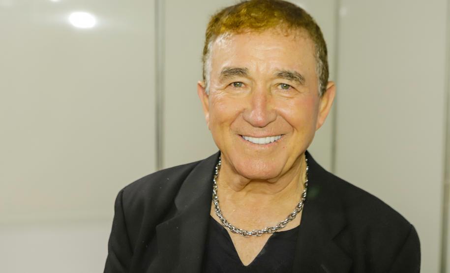 Raça Negra e Amado Batista emocionam mais de 100 mil fãs em shows no Litoral