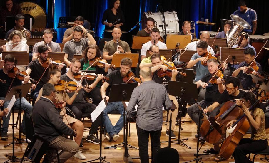 CENTRO CULTURAL TEATRO GUAÍRA - Guairão - Sinfonia Rock - Led Zeppelin on Stage – Com uma performance intensa, a produção une a energia pulsante do rock à majestade da Orquestra Sinfônica de Curitiba, que contará ainda com a participação de banda e três vocalistas