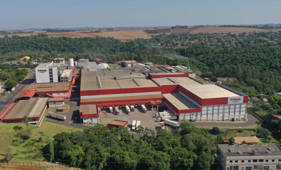 77% dos municípios do Paraná tiveram saldo positivo na geração de empregos em 2023