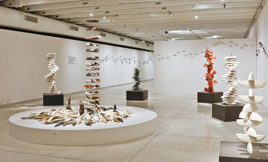 Museu Oscar Niemeyer (MON) - Últimos dias de Norma Grinberg - A exposição “Perpétuo Movimento”, da artista boliviana Norma Grinberg, pode ser vista até 25 de fevereiro, na Sala 3 do museu