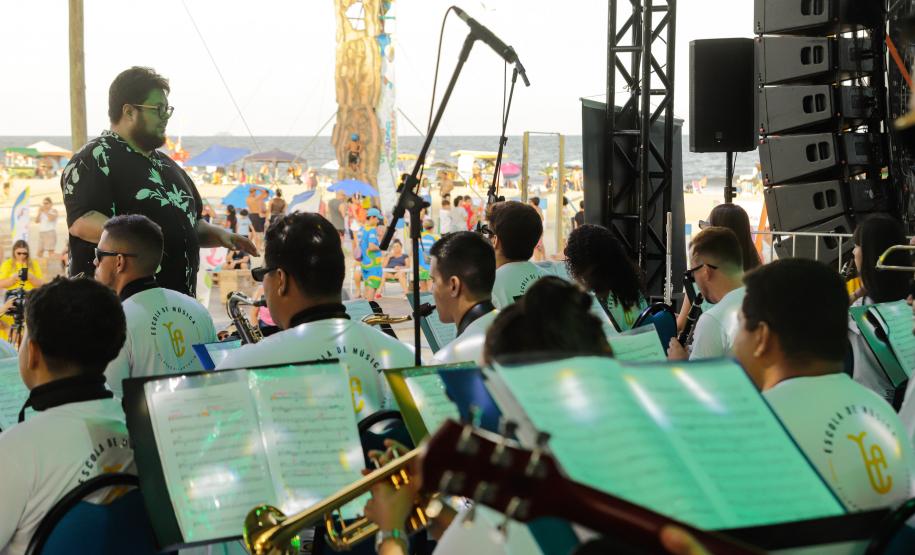 Após chuvas, shows dos palcos Sunset voltam a animar praias do Litoral