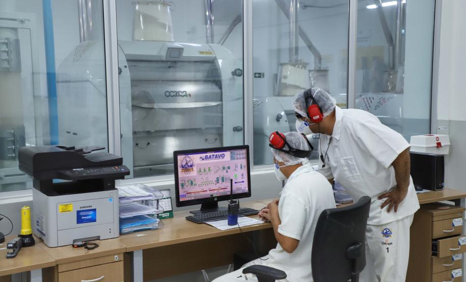 77% dos municípios do Paraná tiveram saldo positivo na geração de empregos em 2023